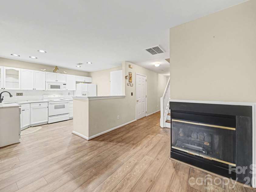 5963 Moose Lane, Charlotte, NC 28269.  MLS# CAR4340652, YatesRealty ID 16839. 
