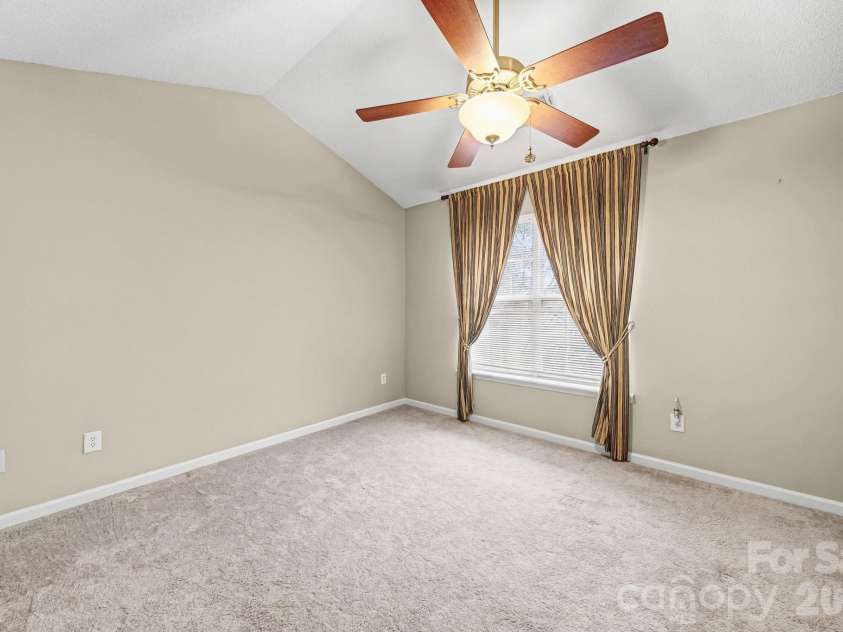 5963 Moose Lane, Charlotte, NC 28269.  MLS# CAR4340652, YatesRealty ID 16839. 