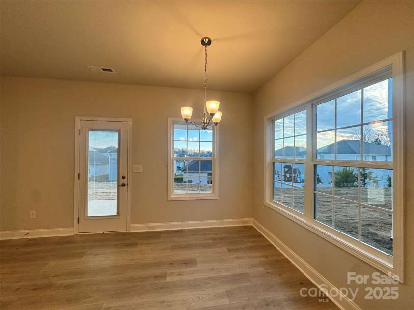 713 Inwood Hill Drive, Gastonia, NC 28056.  MLS# CAR4234423, YatesRealty ID 16839. Dining area