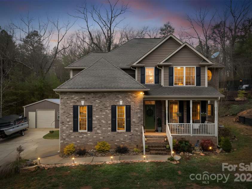 244 Mark Ryan Lane, Dallas, NC 28034.  MLS# CAR4328222, YatesRealty ID 1684. 