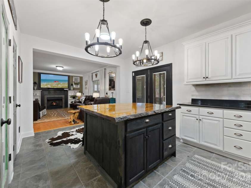 244 Mark Ryan Lane, Dallas, NC 28034.  MLS# CAR4328222, YatesRealty ID 1684. 