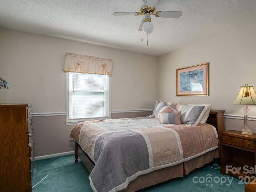605 Castlewood Drive, Gastonia, NC 28056.  MLS# CAR4227051, YatesRealty ID 1684. 
