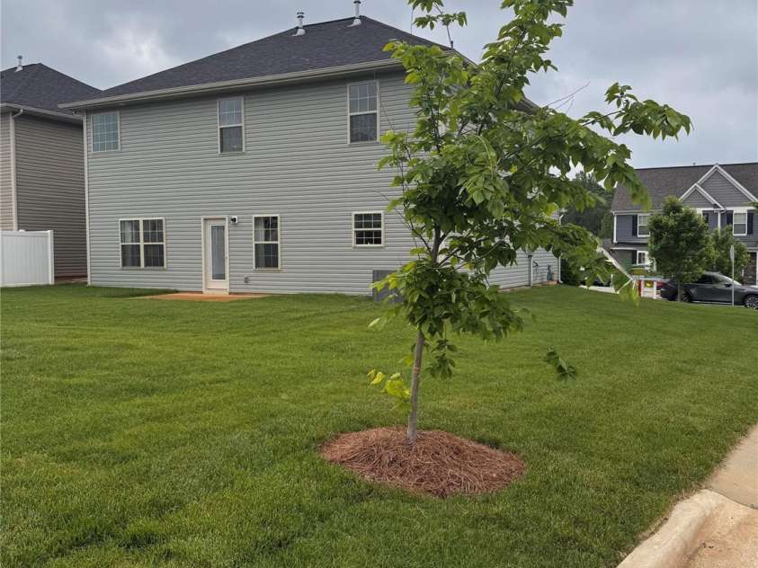 704 Robert Moses Drive, Gastonia, NC 28056.  MLS# CAR4254485, YatesRealty ID 16840. 