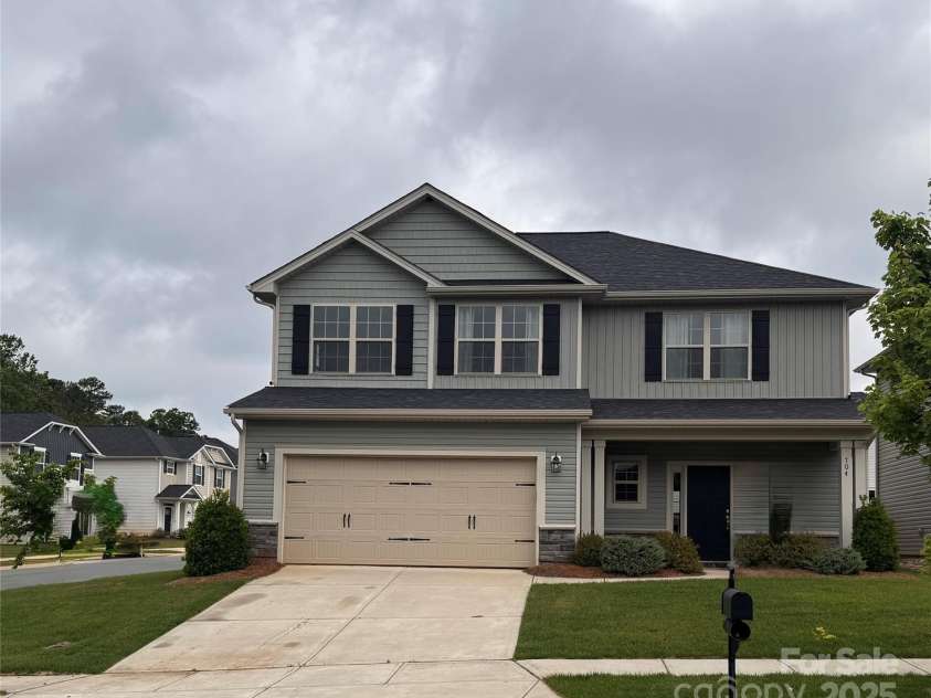 704 Robert Moses Drive, Gastonia, NC 28056.  MLS# CAR4254485, YatesRealty ID 16840. 