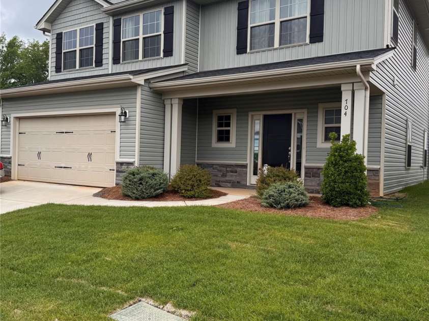 704 Robert Moses Drive, Gastonia, NC 28056.  MLS# CAR4254485, YatesRealty ID 16840. 