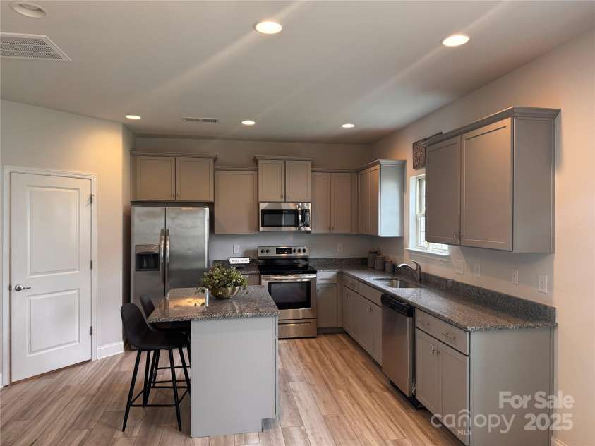 704 Robert Moses Drive, Gastonia, NC 28056.  MLS# CAR4254485, YatesRealty ID 16840. Kitchen