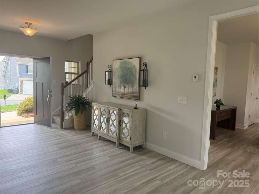 704 Robert Moses Drive, Gastonia, NC 28056.  MLS# CAR4254485, YatesRealty ID 16840. Living Room/ Entrance