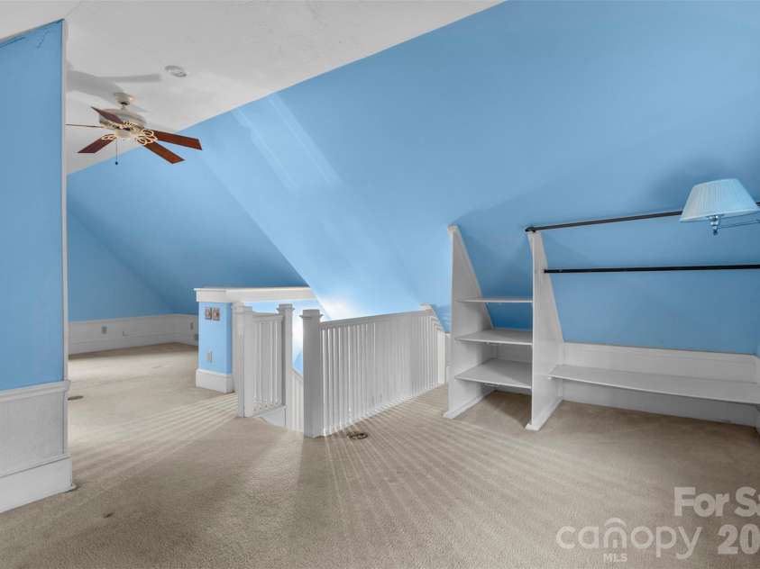 708 Lake Drive, Greensboro, NC 27401.  MLS# CAR4356652, YatesRealty ID 16840. 