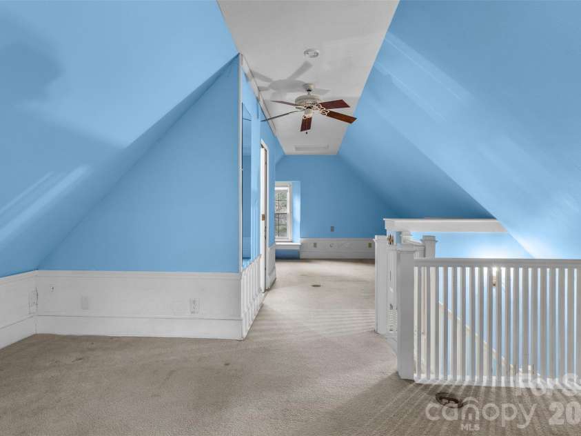 708 Lake Drive, Greensboro, NC 27401.  MLS# CAR4356652, YatesRealty ID 16840. 