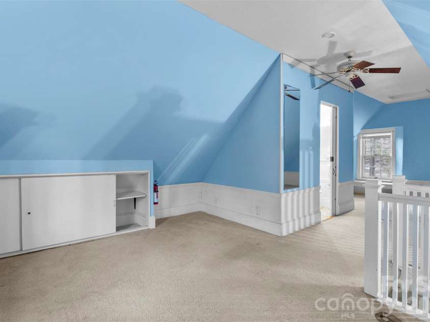 708 Lake Drive, Greensboro, NC 27401.  MLS# CAR4356652, YatesRealty ID 16840. 