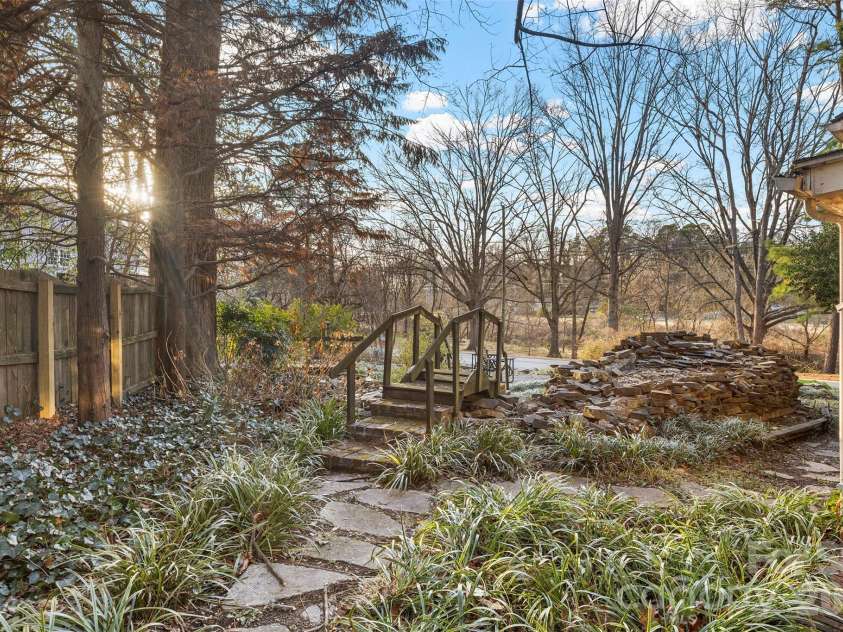 708 Lake Drive, Greensboro, NC 27401.  MLS# CAR4356652, YatesRealty ID 16840. 