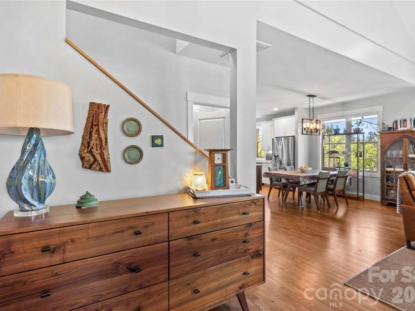 9 Elkmont Drive, Asheville, NC 28804.  MLS# CAR4371765, YatesRealty ID 16841. 