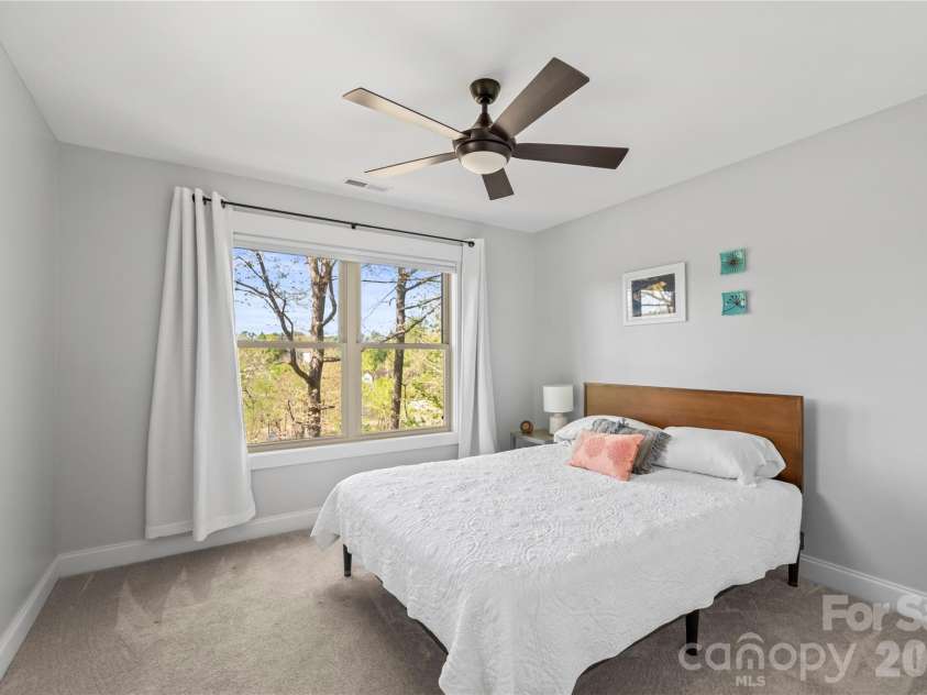 9 Elkmont Drive, Asheville, NC 28804.  MLS# CAR4371765, YatesRealty ID 16841. 