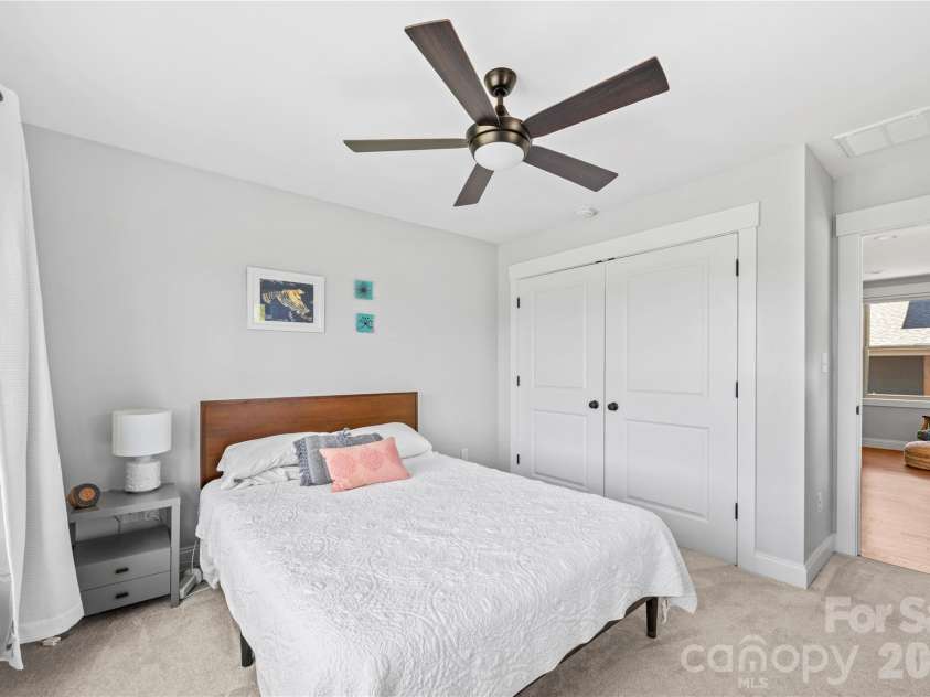 9 Elkmont Drive, Asheville, NC 28804.  MLS# CAR4371765, YatesRealty ID 16841. 