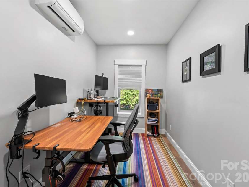 9 Elkmont Drive, Asheville, NC 28804.  MLS# CAR4371765, YatesRealty ID 16841. 