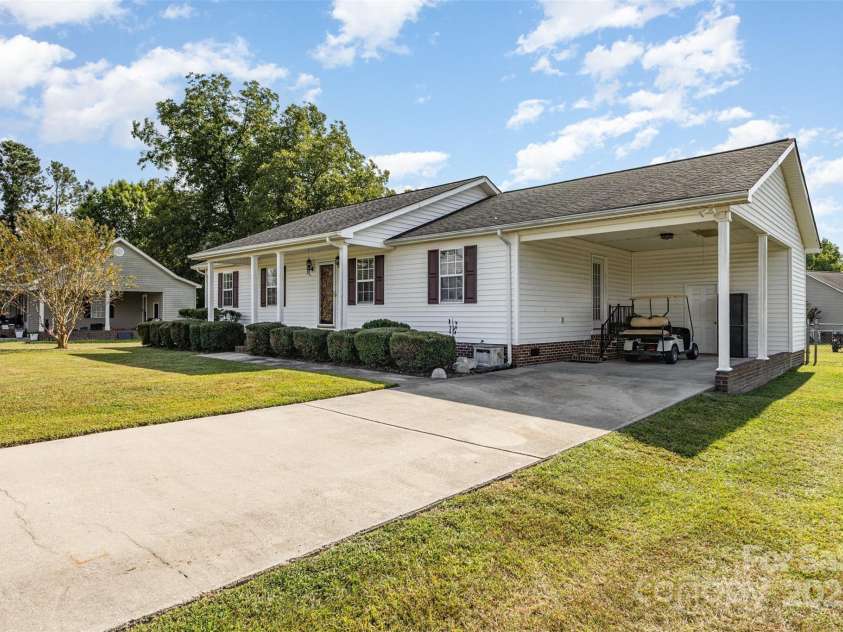 1976 Mcilwain Road, Lancaster, SC 29720.  MLS# CAR4299274, YatesRealty ID 16842. Front Exterior