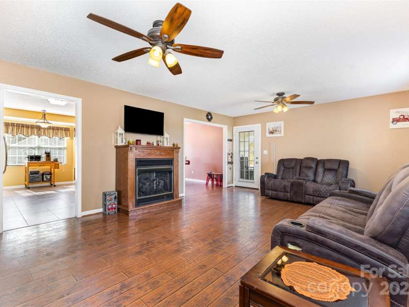 1976 Mcilwain Road, Lancaster, SC 29720.  MLS# CAR4299274, YatesRealty ID 16842. Living Room