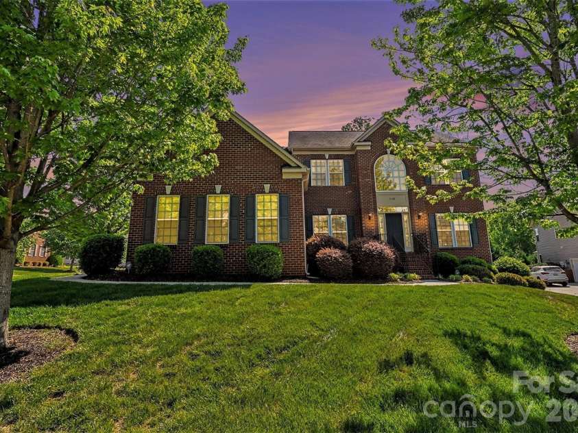 7608 Clarke Ridge Court, Charlotte, NC 28269.  MLS# CAR4374193, YatesRealty ID 16842. 