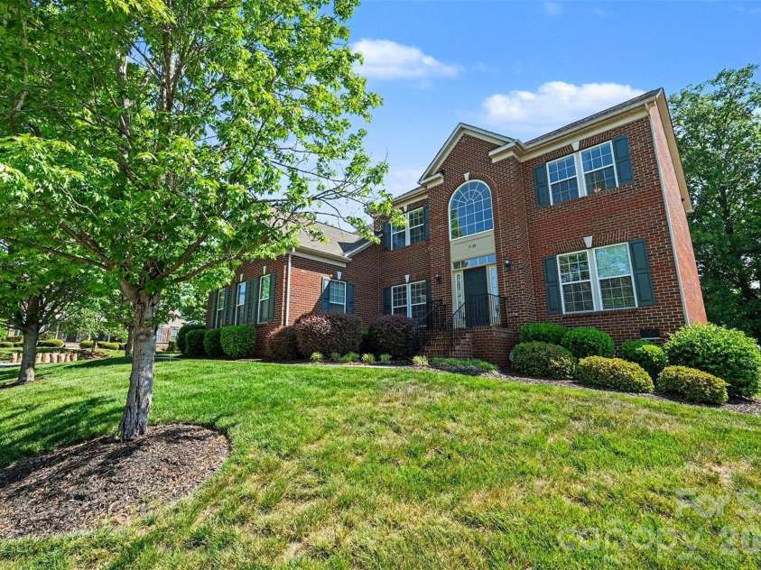 7608 Clarke Ridge Court, Charlotte, NC 28269.  MLS# CAR4374193, YatesRealty ID 16842. 