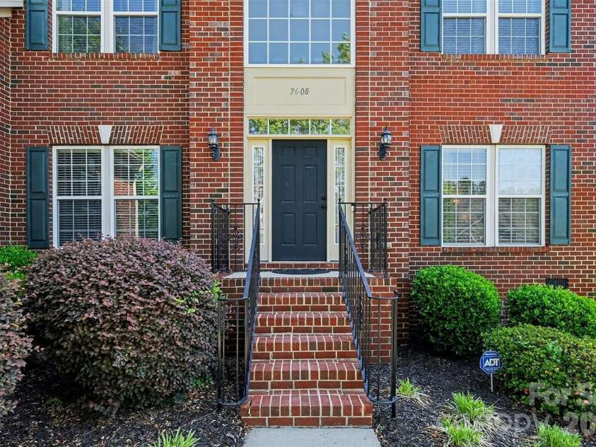 7608 Clarke Ridge Court, Charlotte, NC 28269.  MLS# CAR4374193, YatesRealty ID 16842. 