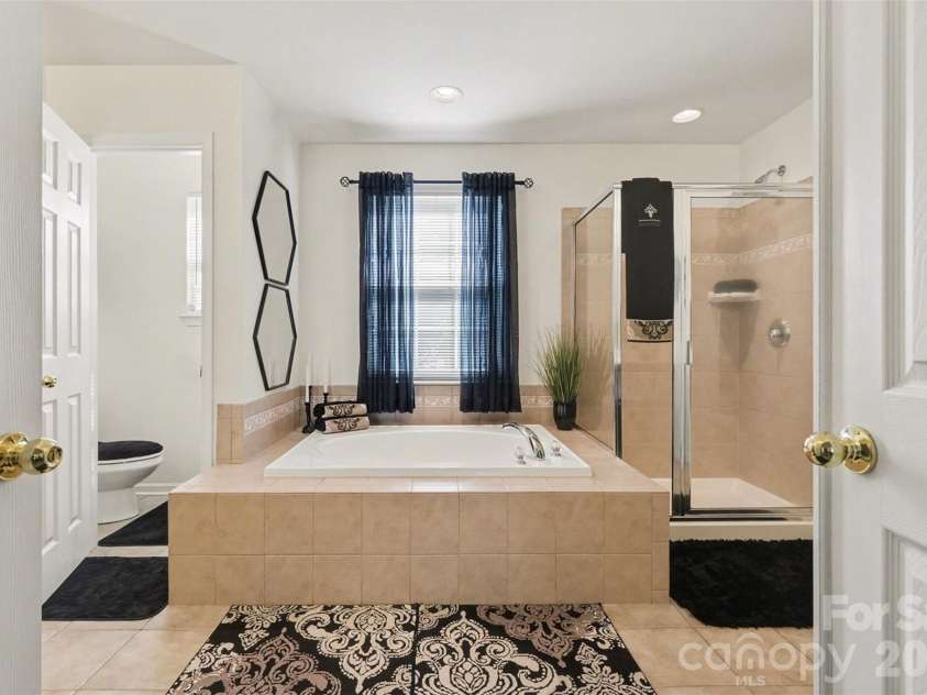 7608 Clarke Ridge Court, Charlotte, NC 28269.  MLS# CAR4374193, YatesRealty ID 16842. 