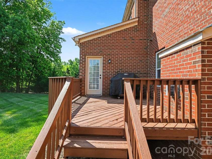 7608 Clarke Ridge Court, Charlotte, NC 28269.  MLS# CAR4374193, YatesRealty ID 16842. 