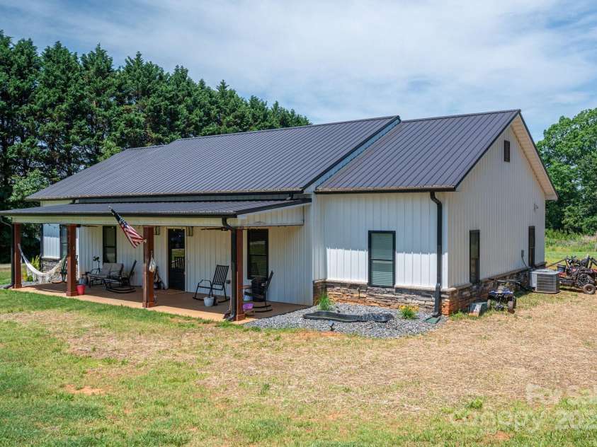 1138 Zeb Haynes Road, Maiden, NC 28650.  MLS# CAR4260529, YatesRealty ID 16843. 