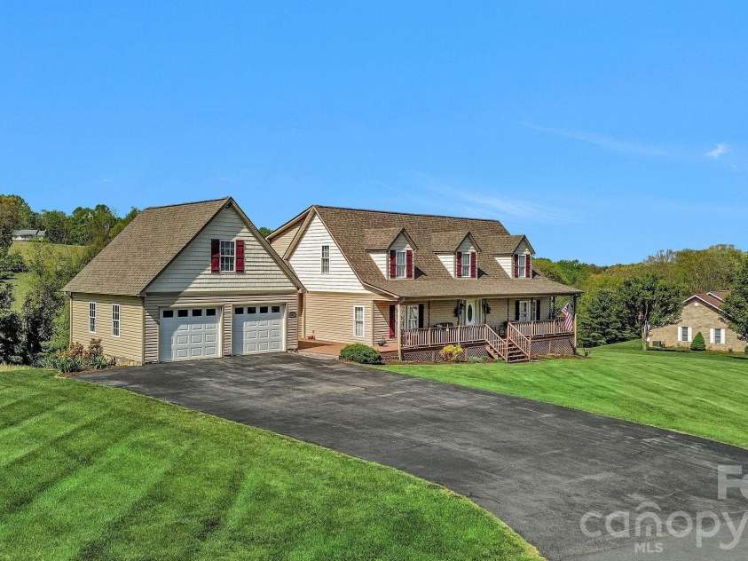 461 Doctors Street, Sparta, NC 28675.  MLS# CAR4374575, YatesRealty ID 16843. 