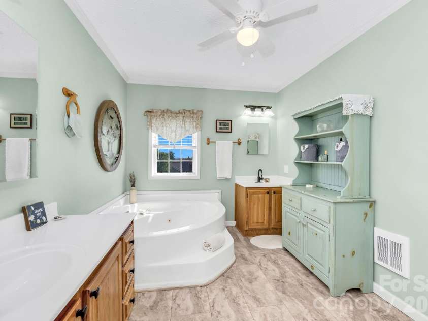 461 Doctors Street, Sparta, NC 28675.  MLS# CAR4374575, YatesRealty ID 16843. 
