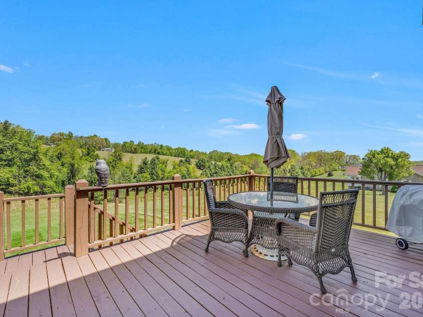 461 Doctors Street, Sparta, NC 28675.  MLS# CAR4374575, YatesRealty ID 16843. 