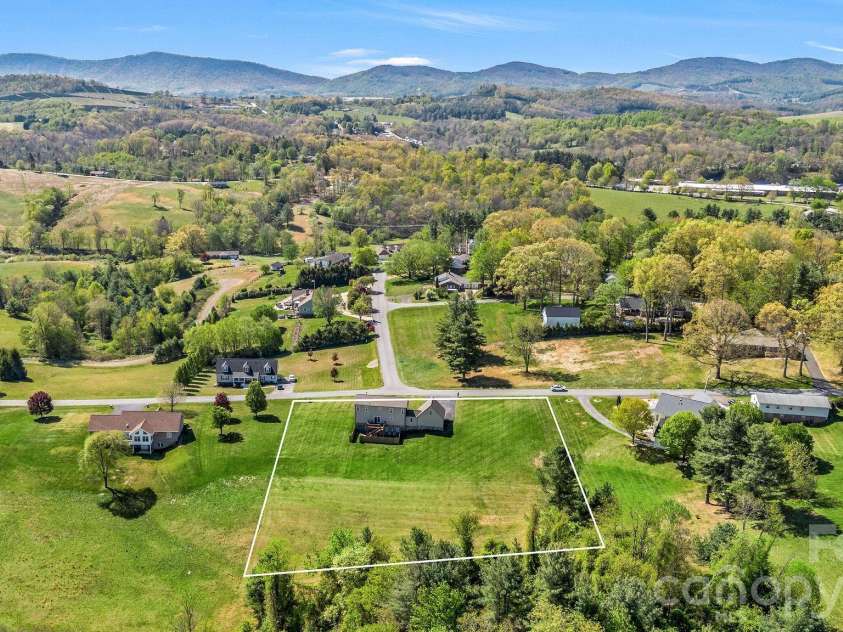 461 Doctors Street, Sparta, NC 28675.  MLS# CAR4374575, YatesRealty ID 16843. Approximate Parcel Lines