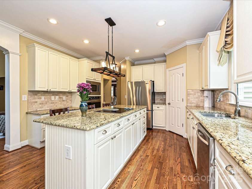 2406 Tarleton Twins Terrace, Charlotte, NC 28270.  MLS# CAR4261443, YatesRealty ID 16844. Kitchen