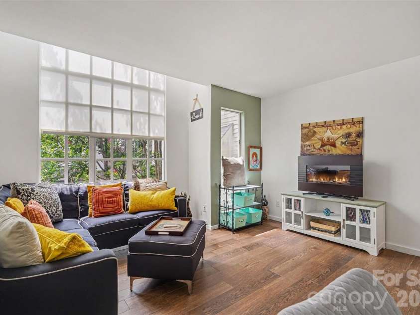 415 7th Street, Charlotte, NC 28202.  MLS# CAR4415449, YatesRealty ID 16844. 