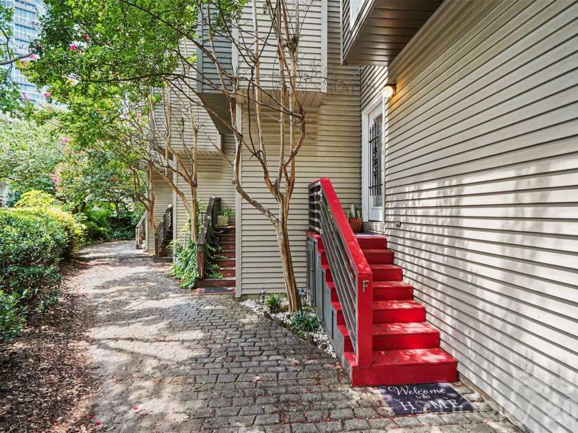 415 7th Street, Charlotte, NC 28202.  MLS# CAR4415449, YatesRealty ID 16844. 