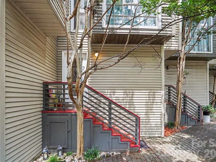 415 7th Street, Charlotte, NC 28202.  MLS# CAR4415449, YatesRealty ID 16844. 