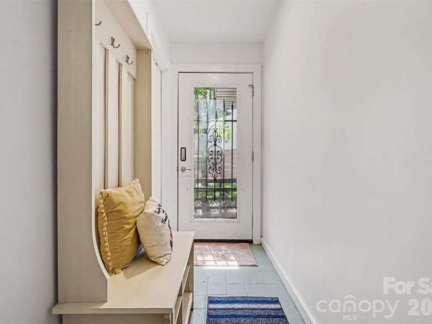 415 7th Street, Charlotte, NC 28202.  MLS# CAR4415449, YatesRealty ID 16844. 