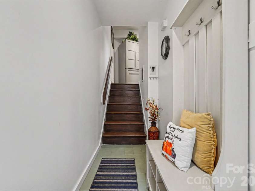 415 7th Street, Charlotte, NC 28202.  MLS# CAR4415449, YatesRealty ID 16844. 