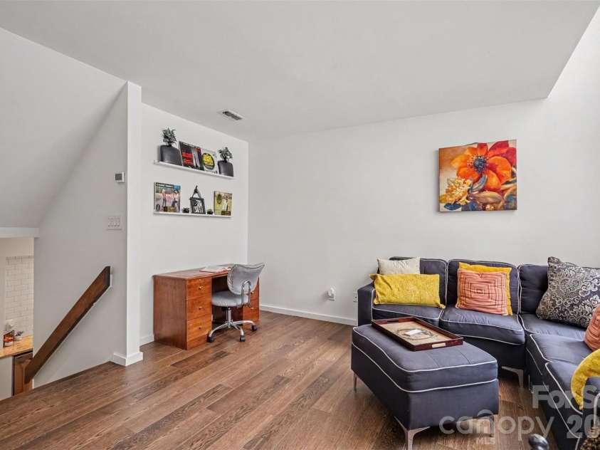 415 7th Street, Charlotte, NC 28202.  MLS# CAR4415449, YatesRealty ID 16844. 