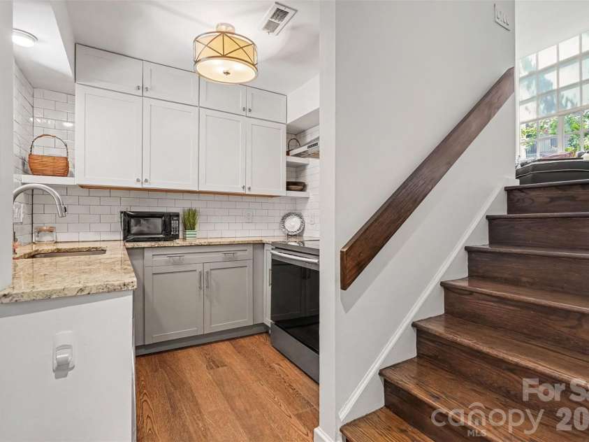 415 7th Street, Charlotte, NC 28202.  MLS# CAR4415449, YatesRealty ID 16844. 