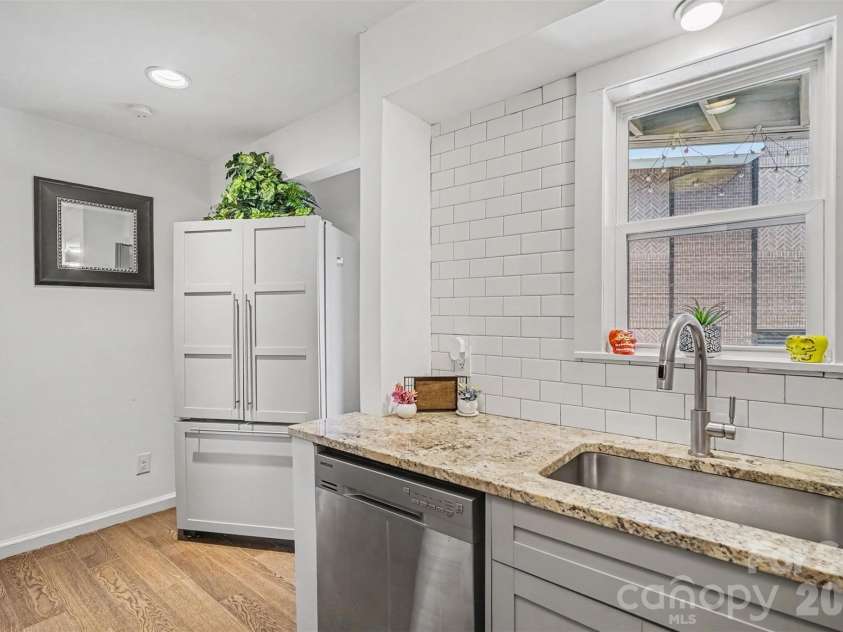 415 7th Street, Charlotte, NC 28202.  MLS# CAR4415449, YatesRealty ID 16844. 