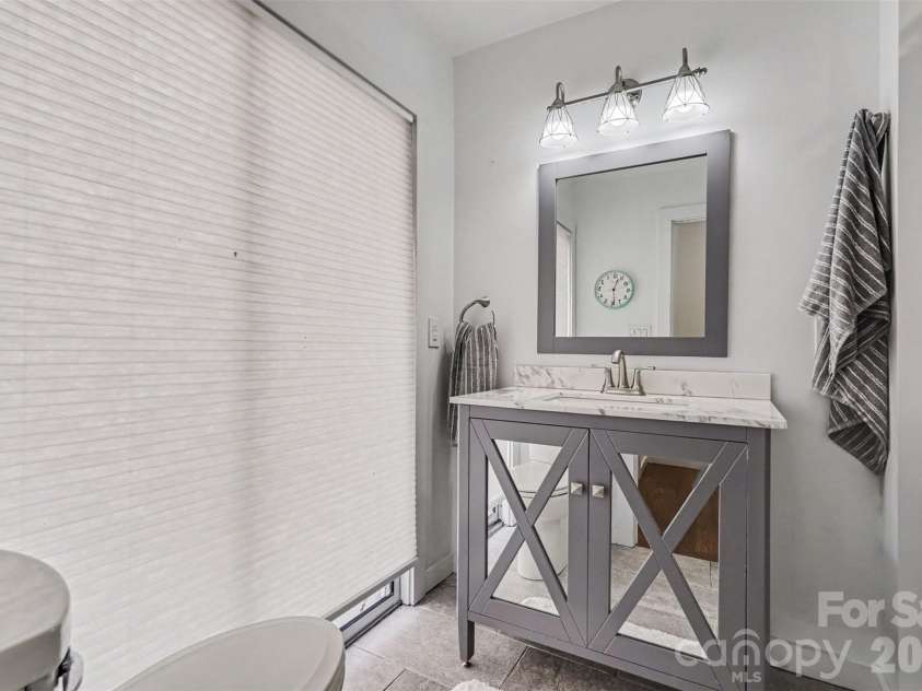 415 7th Street, Charlotte, NC 28202.  MLS# CAR4415449, YatesRealty ID 16844. 
