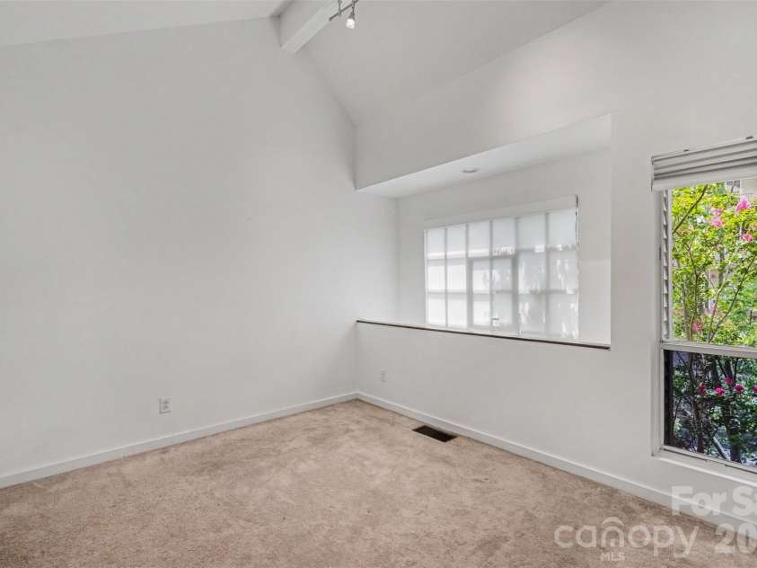 415 7th Street, Charlotte, NC 28202.  MLS# CAR4415449, YatesRealty ID 16844. 