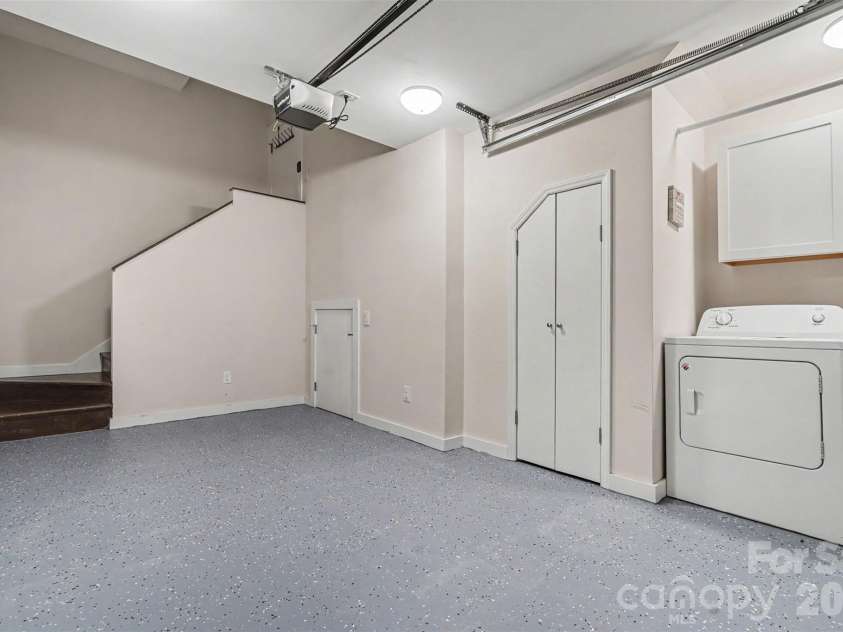 415 7th Street, Charlotte, NC 28202.  MLS# CAR4415449, YatesRealty ID 16844. 