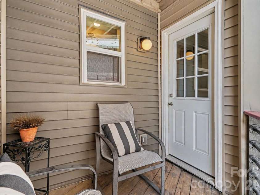 415 7th Street, Charlotte, NC 28202.  MLS# CAR4415449, YatesRealty ID 16844. 
