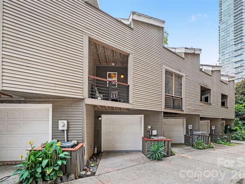415 7th Street, Charlotte, NC 28202.  MLS# CAR4415449, YatesRealty ID 16844. 