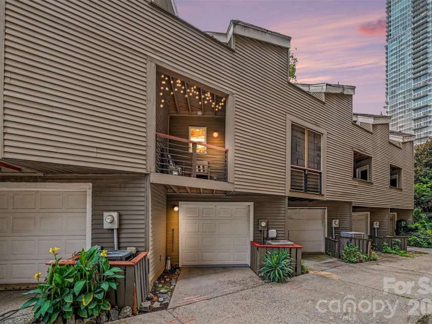 415 7th Street, Charlotte, NC 28202.  MLS# CAR4415449, YatesRealty ID 16844. 