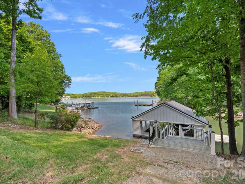1420 Roundstone Road, Sherrills Ford, NC 28673.  MLS# CAR4369339, YatesRealty ID 16847. 