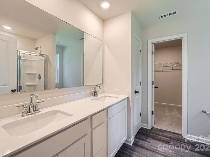 2107 Columbidae Lane, Gastonia, NC 28052.  MLS# CAR4249525, YatesRealty ID 16848. Owner's Bath