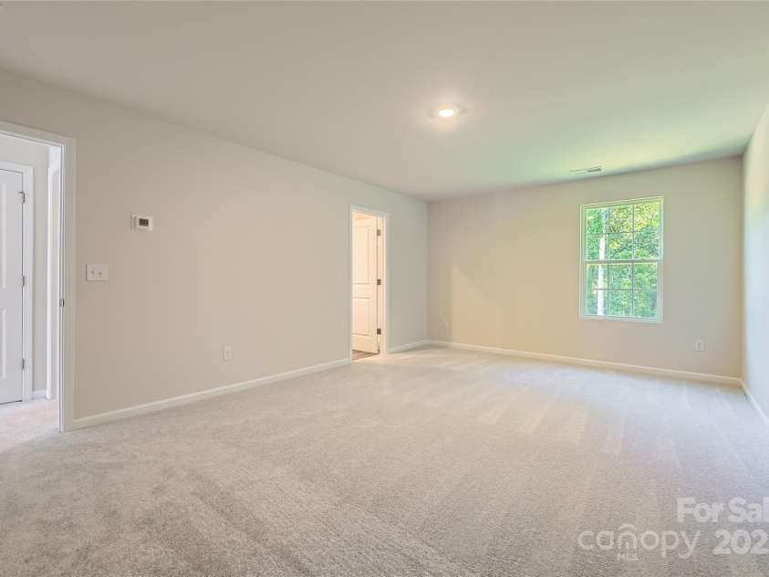 2107 Columbidae Lane, Gastonia, NC 28052.  MLS# CAR4249525, YatesRealty ID 16848. Owner's Suite
