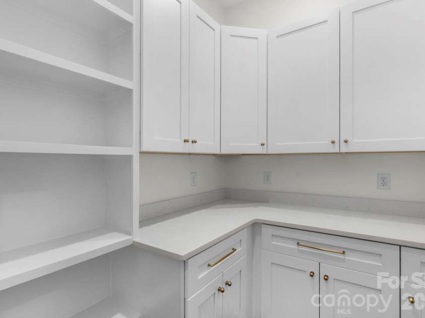 7701 Willowdale Drive, Waxhaw, NC 28173.  MLS# CAR4372276, YatesRealty ID 16848. 